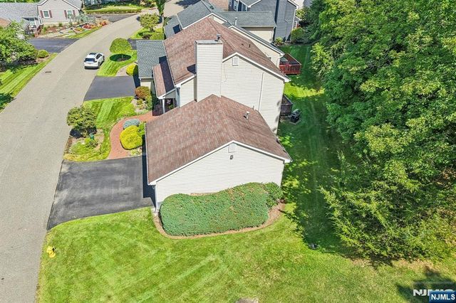 12 Clearwater Drive, Wayne, NJ 07470