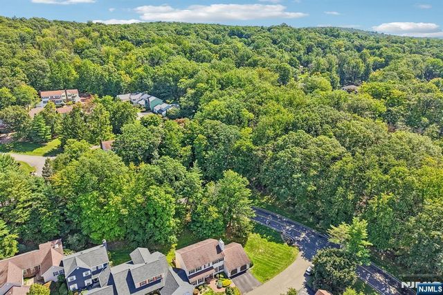 12 Clearwater Drive, Wayne, NJ 07470