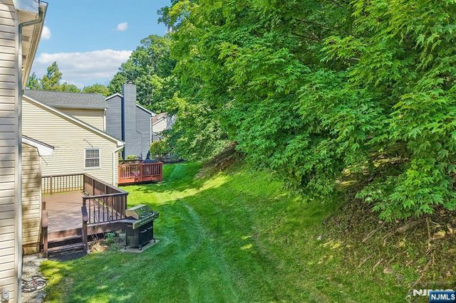 12 Clearwater Drive, Wayne, NJ 07470