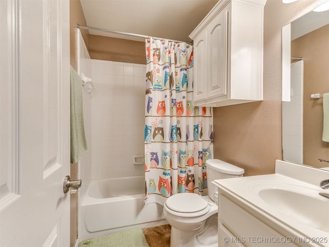 3327 S 207th East Avenue, Broken Arrow, OK 74014