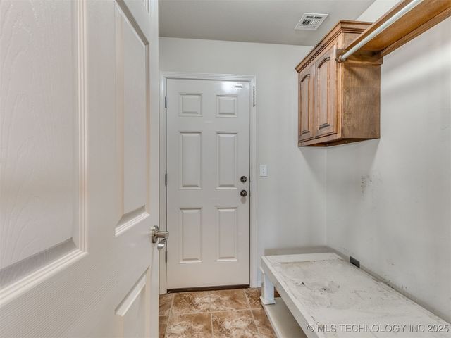 3327 S 207th East Avenue, Broken Arrow, OK 74014