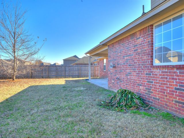 3327 S 207th East Avenue, Broken Arrow, OK 74014