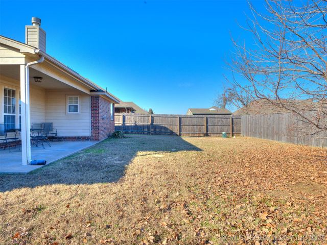 3327 S 207th East Avenue, Broken Arrow, OK 74014