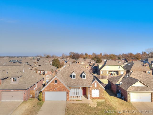 3327 S 207th East Avenue, Broken Arrow, OK 74014