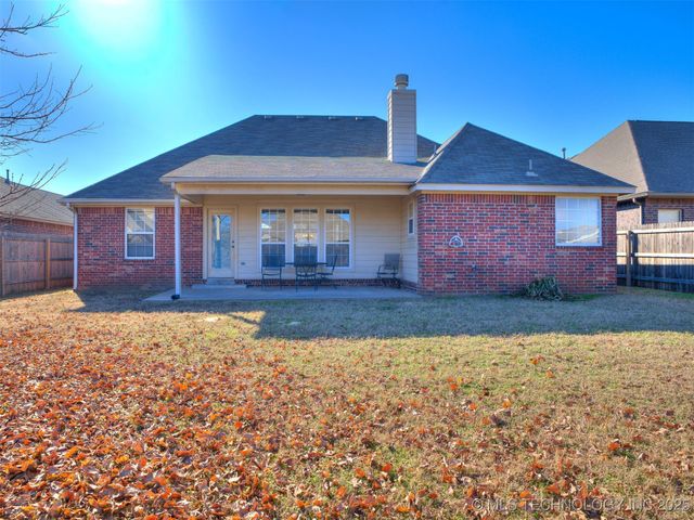 3327 S 207th East Avenue, Broken Arrow, OK 74014