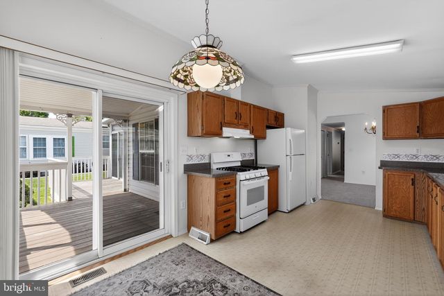 24 LONGWOOD CT E, Harleysville, PA 19438