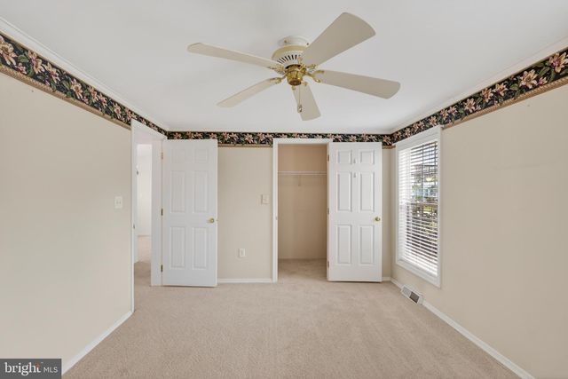 24 LONGWOOD CT E, Harleysville, PA 19438