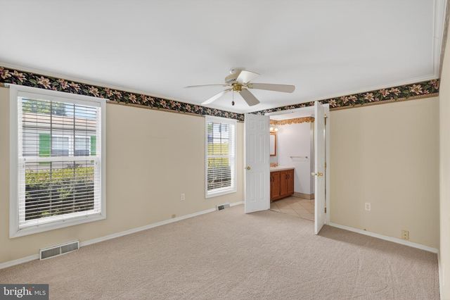 24 LONGWOOD CT E, Harleysville, PA 19438