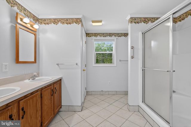24 LONGWOOD CT E, Harleysville, PA 19438