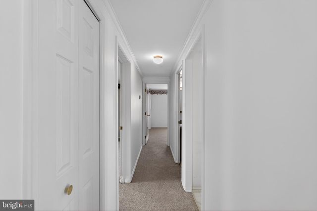 24 LONGWOOD CT E, Harleysville, PA 19438