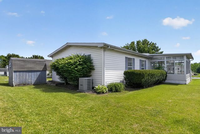 24 LONGWOOD CT E, Harleysville, PA 19438
