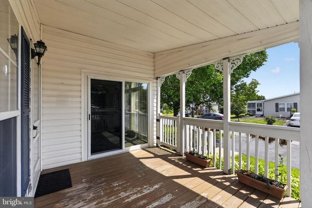 24 LONGWOOD CT E, Harleysville, PA 19438