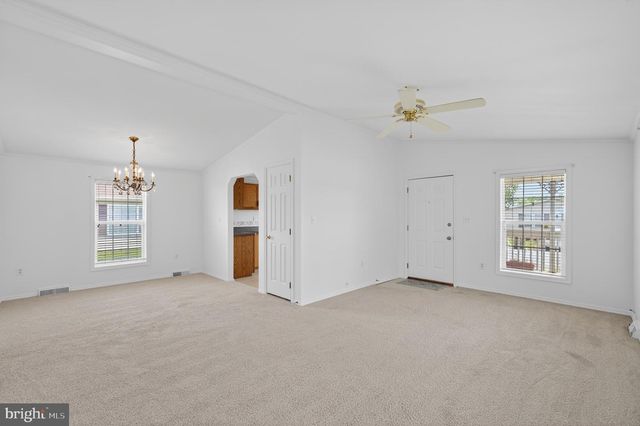 24 LONGWOOD CT E, Harleysville, PA 19438