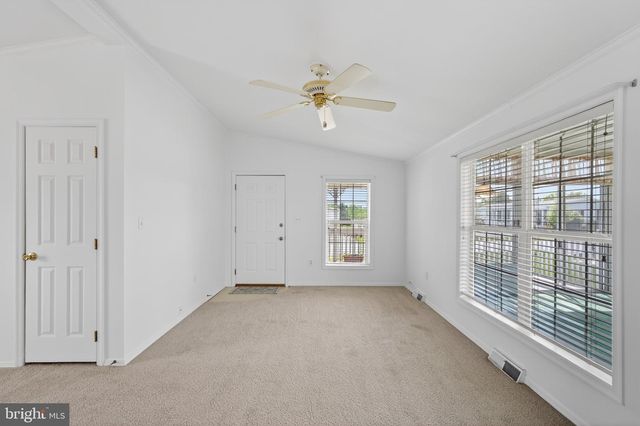 24 LONGWOOD CT E, Harleysville, PA 19438