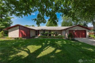 8934 Olde Farm Lane, Dayton, OH 45458