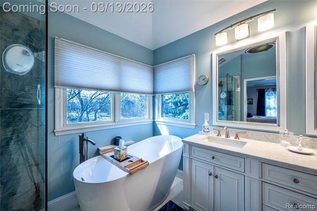 3826 Village Court, Troy, MI 48084