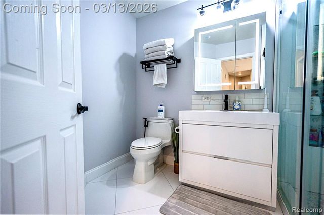 3826 Village Court, Troy, MI 48084