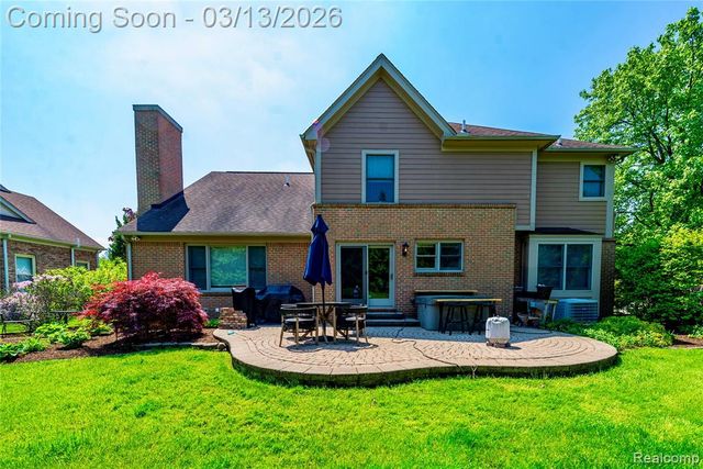 3826 Village Court, Troy, MI 48084