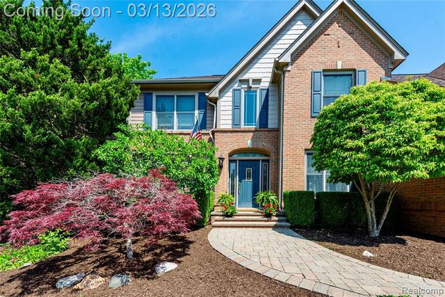 3826 Village Court, Troy, MI 48084