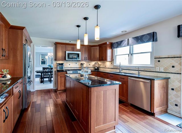 3826 Village Court, Troy, MI 48084