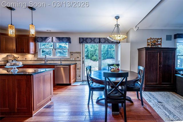 3826 Village Court, Troy, MI 48084