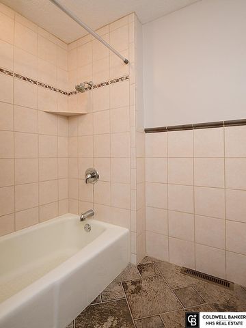 8532 N 47Th Street, Omaha, NE 68152