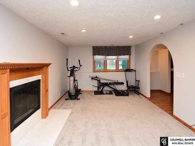 8532 N 47Th Street, Omaha, NE 68152