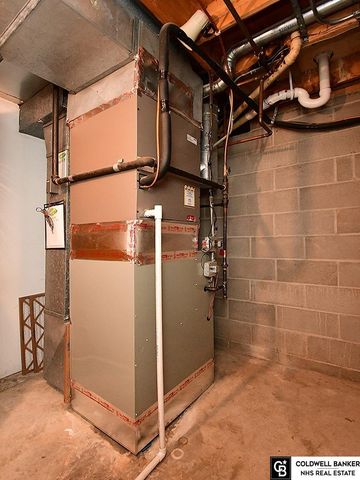 8532 N 47Th Street, Omaha, NE 68152