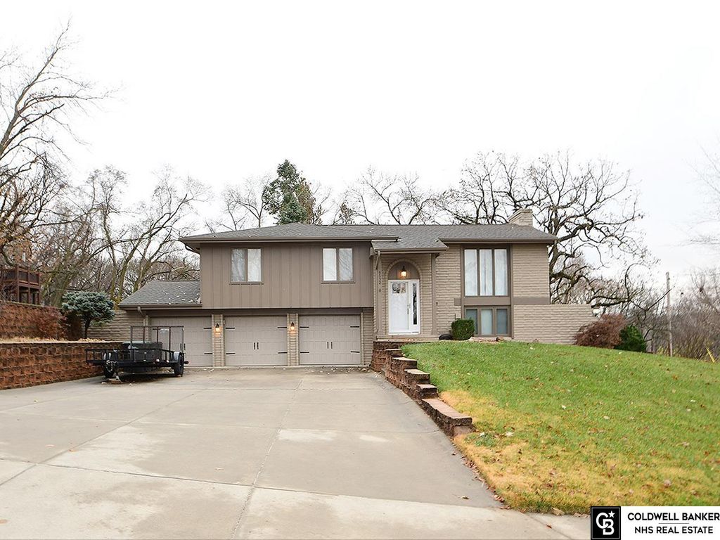 8532 N 47Th Street, Omaha, NE 68152