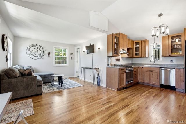 460 E Yale Avenue, Englewood, CO 80113