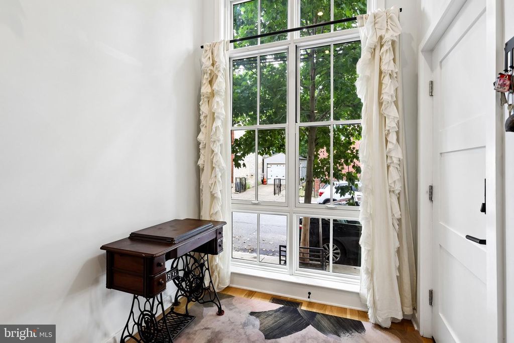 2128 ELLSWORTH ST, PHILADELPHIA, PA 19146 — photo 4