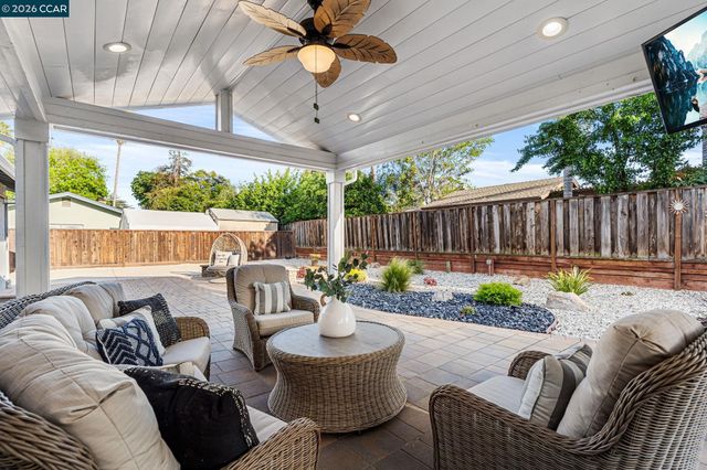 3875 Logan Ct, Concord, CA 94519