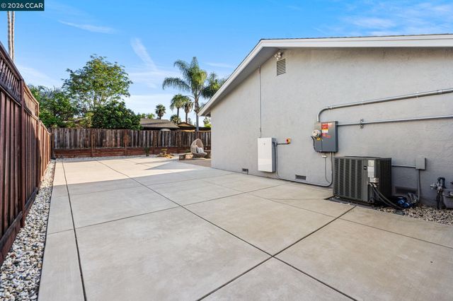 3875 Logan Ct, Concord, CA 94519