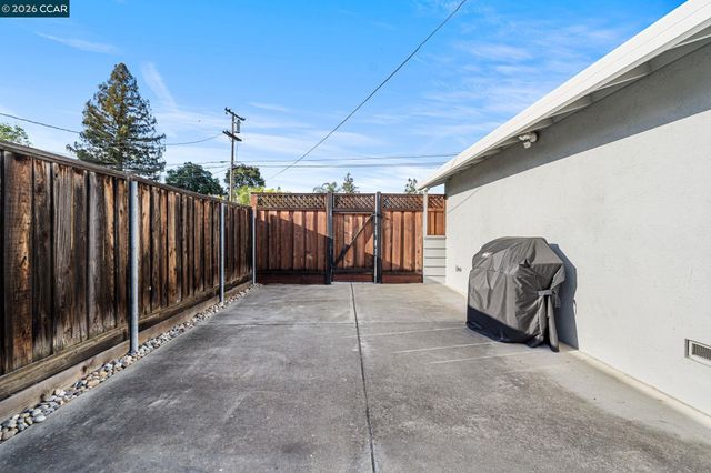 3875 Logan Ct, Concord, CA 94519