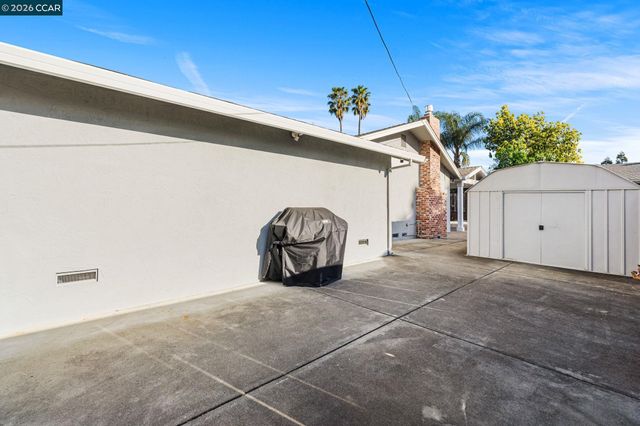 3875 Logan Ct, Concord, CA 94519