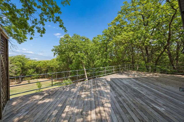 86 Queens Drive, Pottsboro, TX 75076