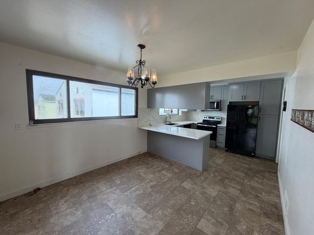 295 Edgewood Drive, Pacifica, CA 94044