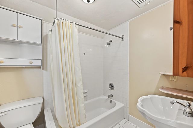 1335 Harvard Street, Houston, TX 77008
