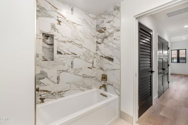 139 S Oak Knoll Avenue 102, Pasadena, CA 91101