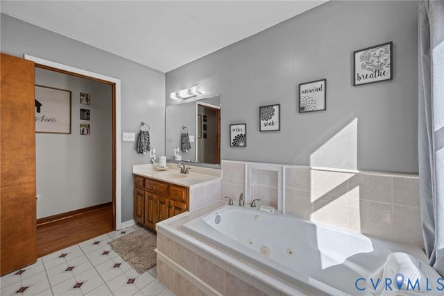 6070 Richmond Tappahannock Hwy, King William, VA 23086