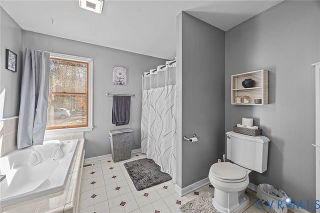 6070 Richmond Tappahannock Hwy, King William, VA 23086