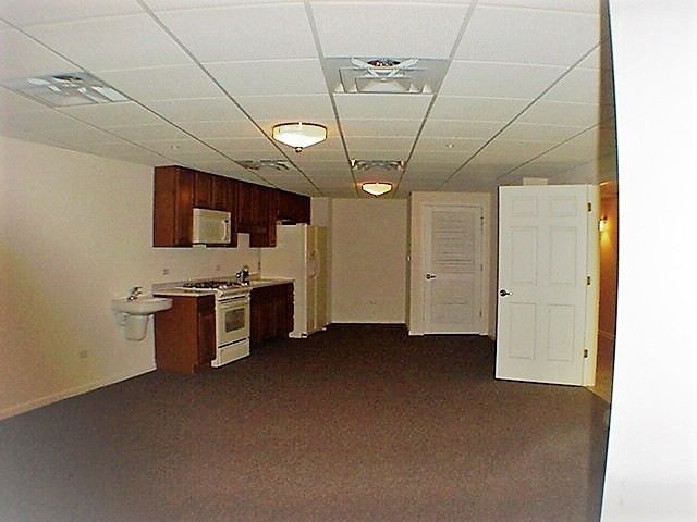 601 W RAND Road 108, Arlington Heights, IL 60004