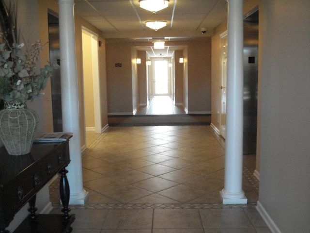 601 W RAND Road 108, Arlington Heights, IL 60004