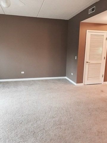 601 W RAND Road 108, Arlington Heights, IL 60004