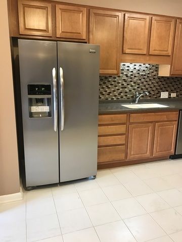 601 W RAND Road 108, Arlington Heights, IL 60004