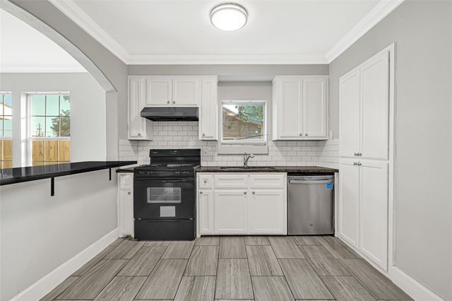 2331 Delafield Street A, Houston, TX 77023