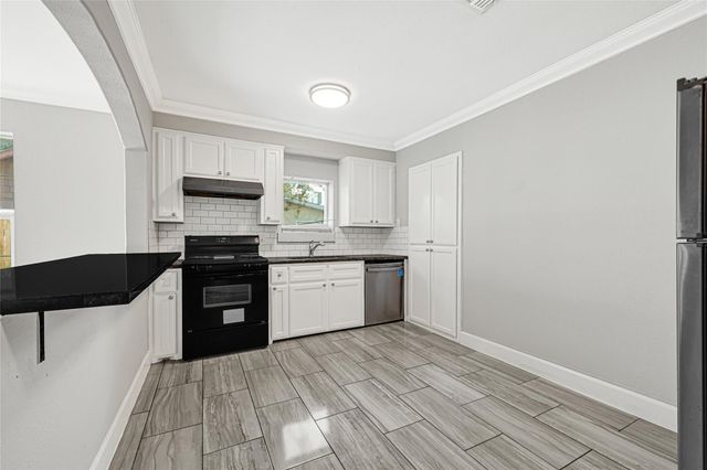 2331 Delafield Street A, Houston, TX 77023