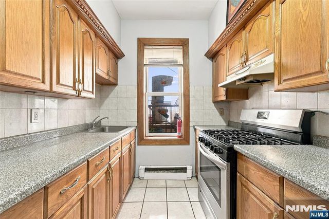 258 Clendenny Avenue 3, Jersey City, NJ 07304