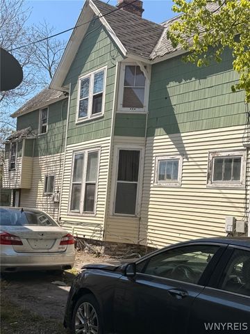 17 East Oakwood Place S, Buffalo, NY 14214