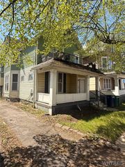 17 East Oakwood Place S, Buffalo, NY 14214